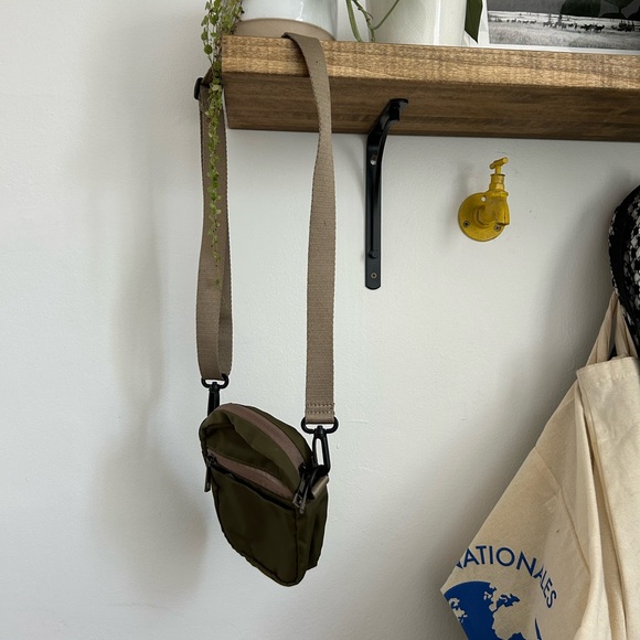 small kaki/green sachel gorpcore outdoor - Picture 6 of 6